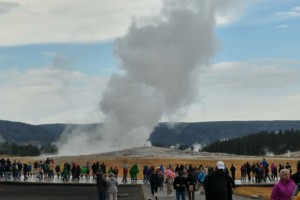 The crowd at Old Faithful